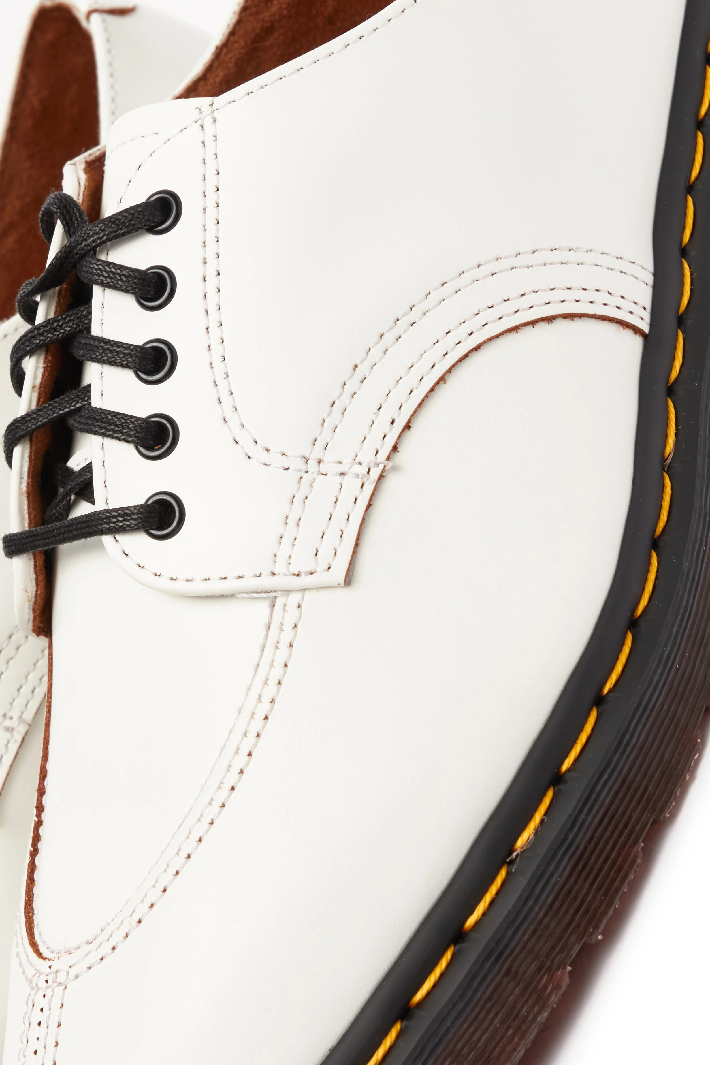 Dr Martens Mens 2046 Shoes 'White Vintage Smooth' - Image 4